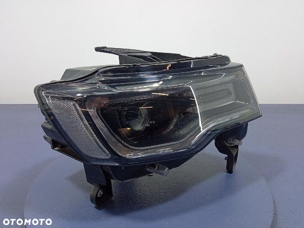 JEEP GRAND CHEROKEE IV WK2 LIFT 2017- REFLEKTOR PRAWY LAMPA  6828923YAE - 2