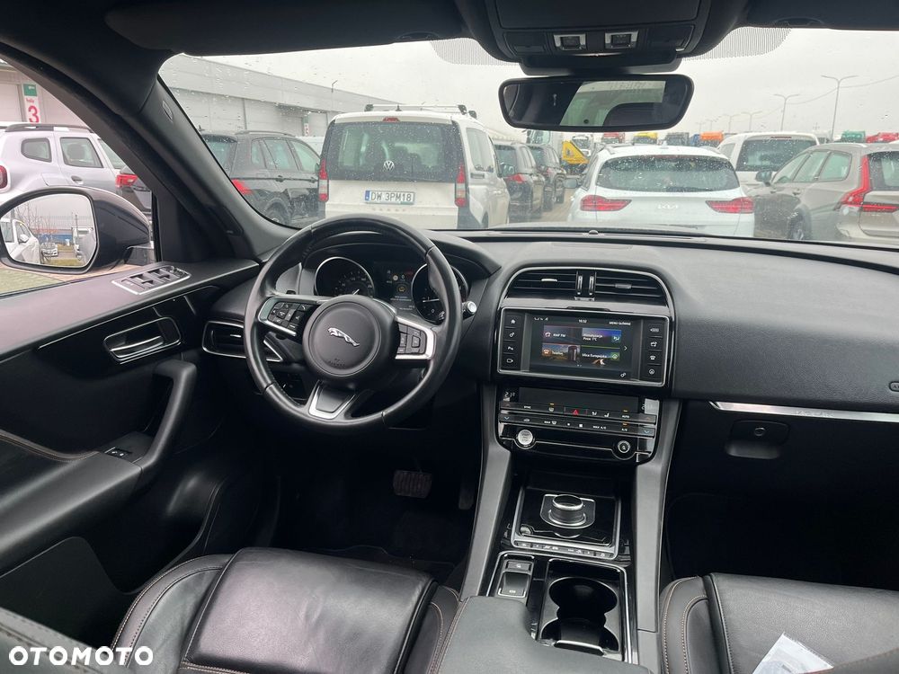 Jaguar F-Pace 2.0 i4D AWD Prestige - 10