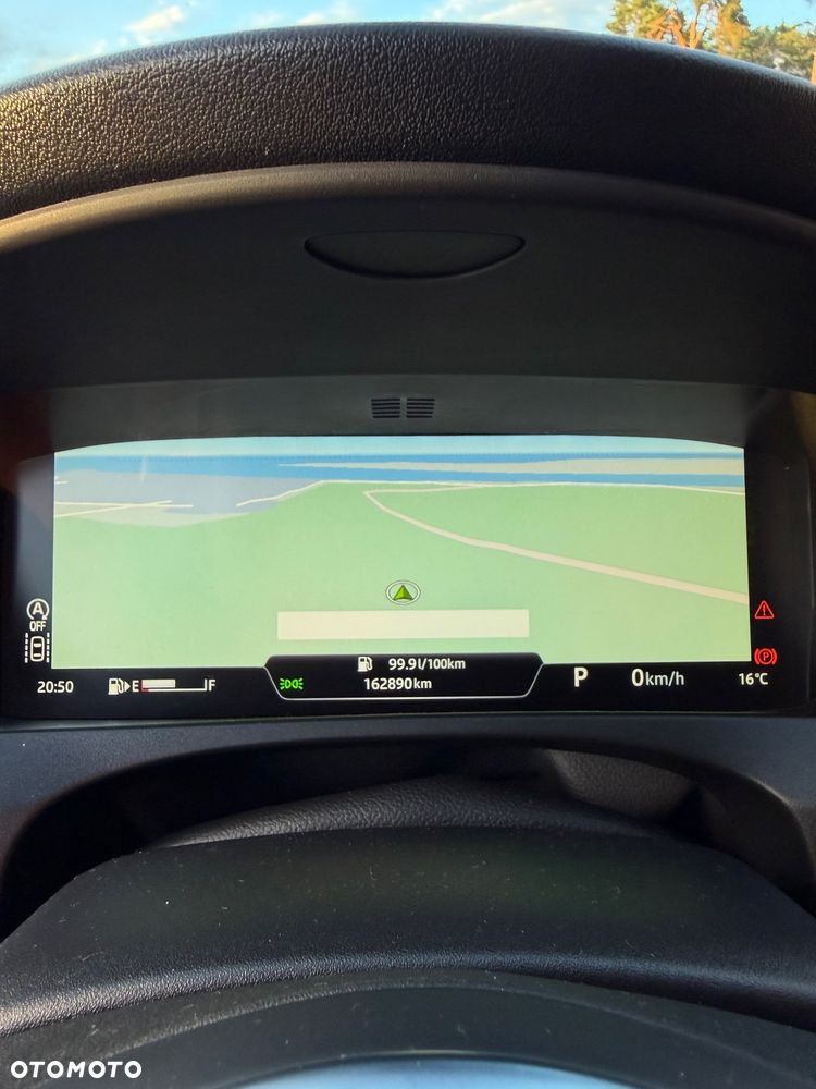 Jaguar XE 2.0 D Portfolio - 19