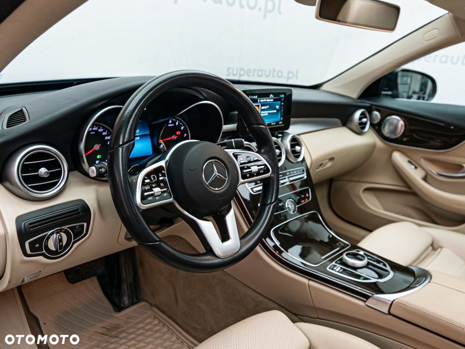 Mercedes-Benz Klasa C 300 9G-TRONIC - 12