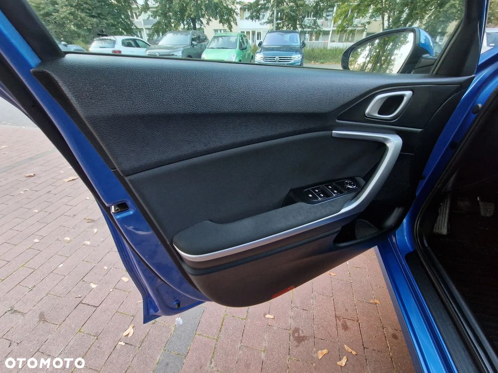 Kia Ceed - 25