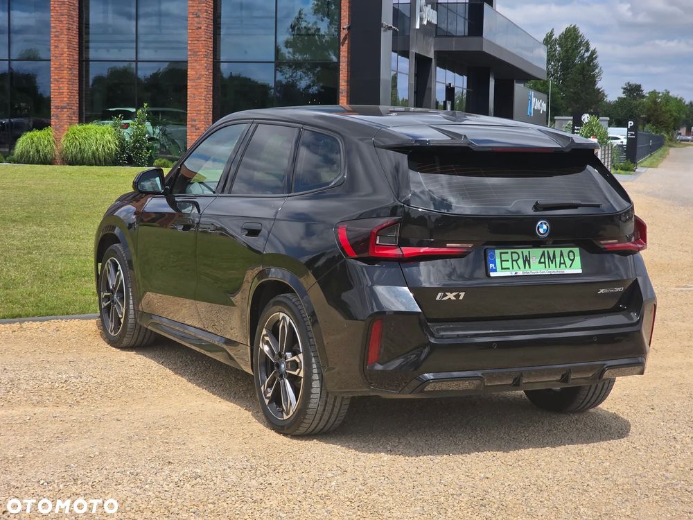 BMW iX1 xDrive30 66.5kWh M Sport - 10