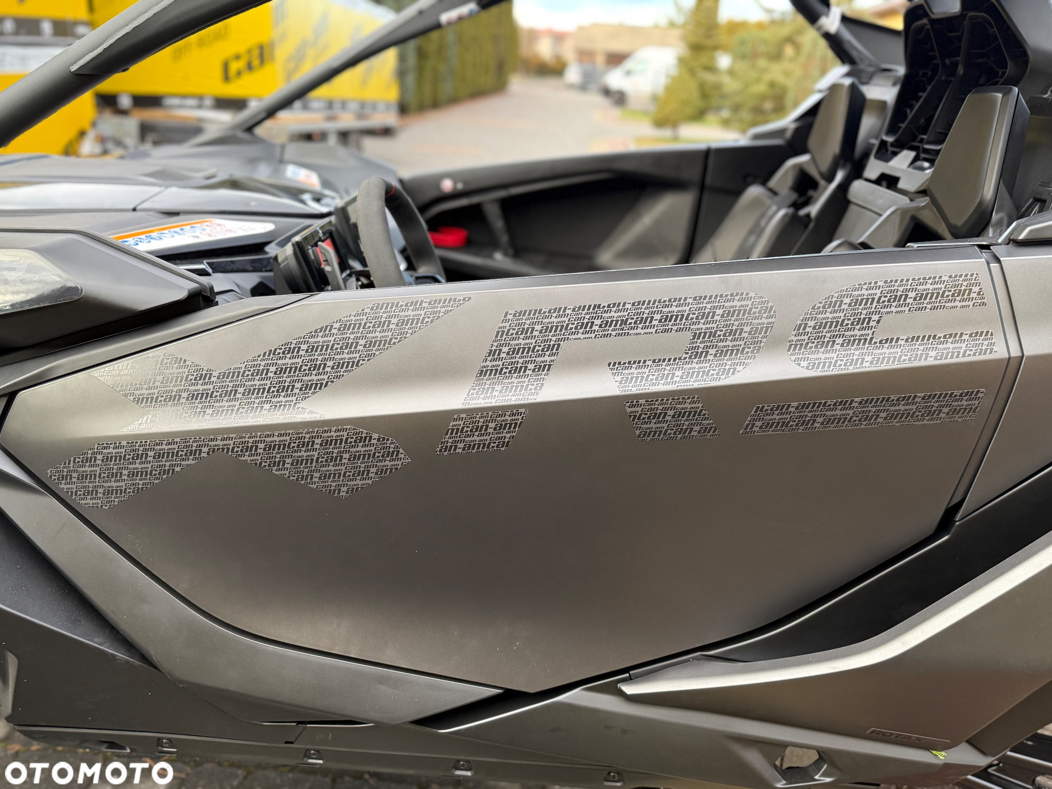 Can-Am Maverick - 8