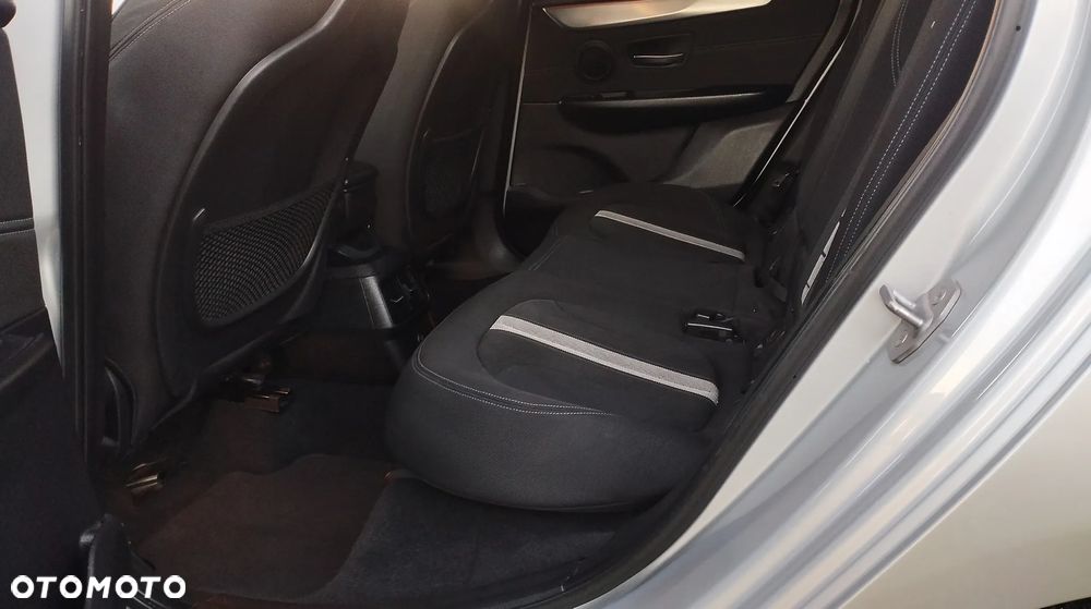 BMW Seria 2 218d Active Tourer - 16