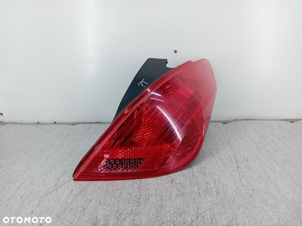 LAMPA TYLNA PRAWA PEUGEOT 308 I 9680425680 HATCHBACK - 1
