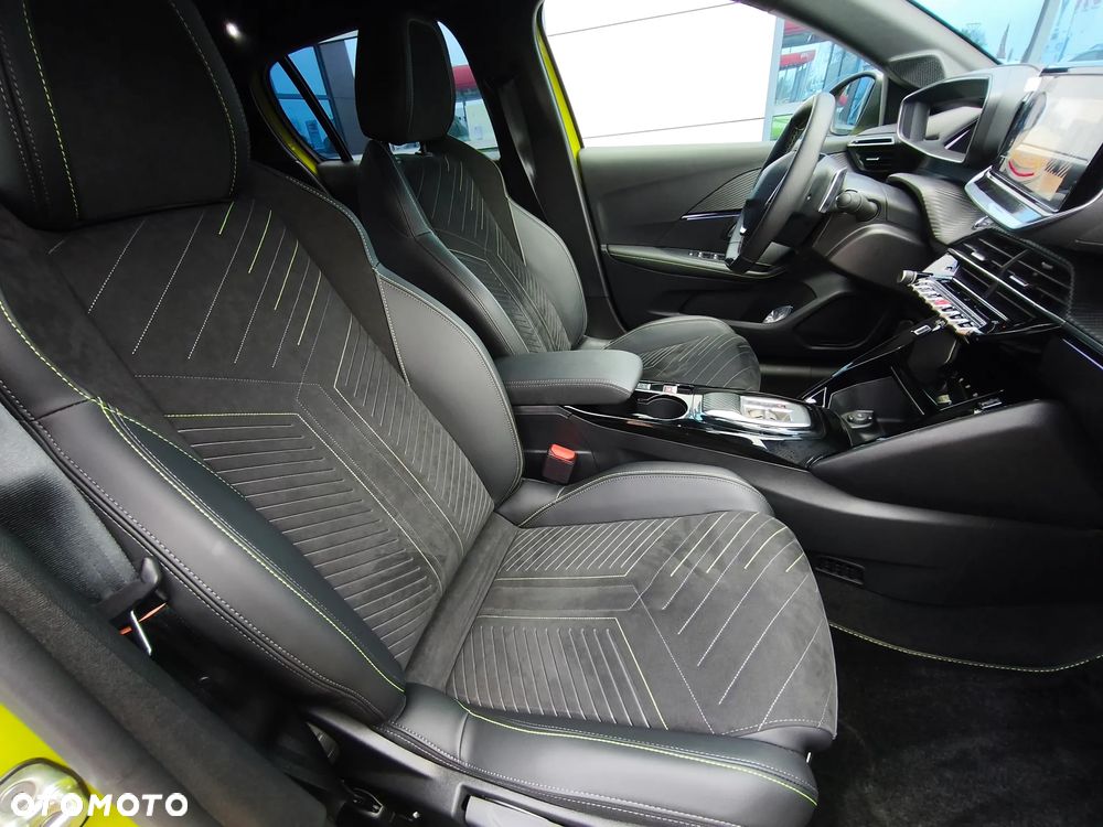 Peugeot 208 1.2 mHEV GT - 13