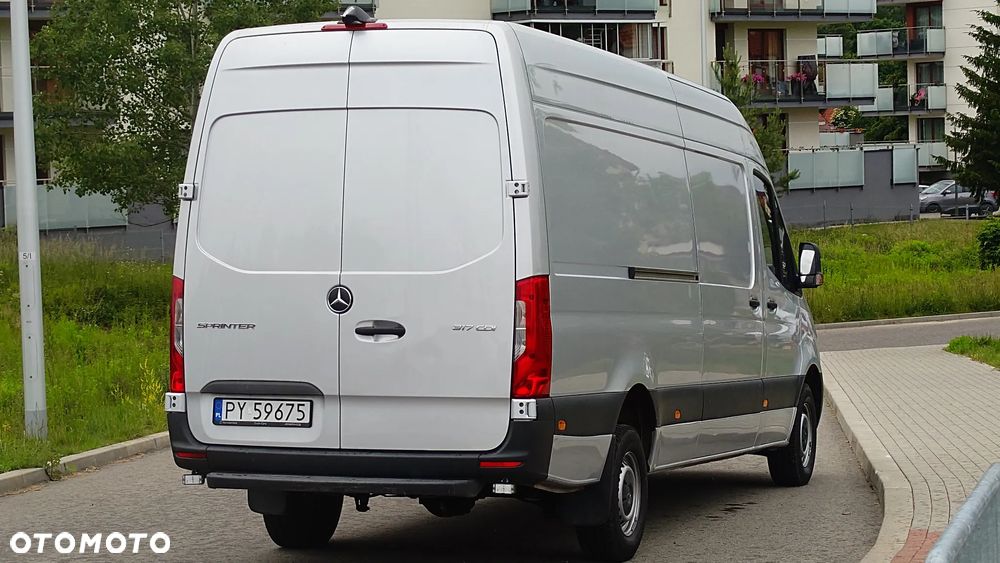 Mercedes-Benz Sprinter - 4