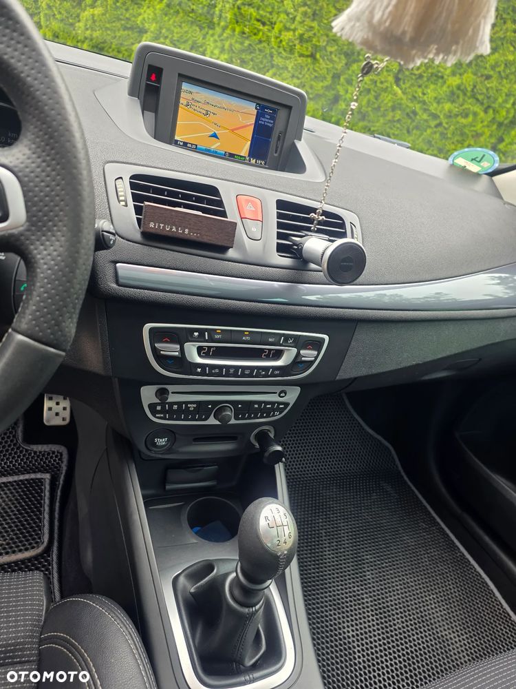 Renault Megane TCe 180 GT - 10