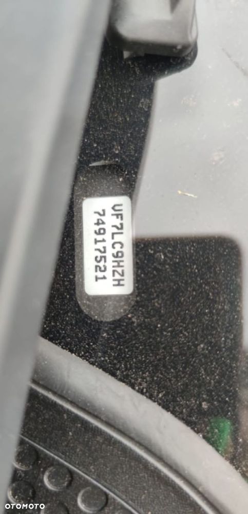 Citroën C4 HDi 110 FAP EGS6 Exclusive - 23