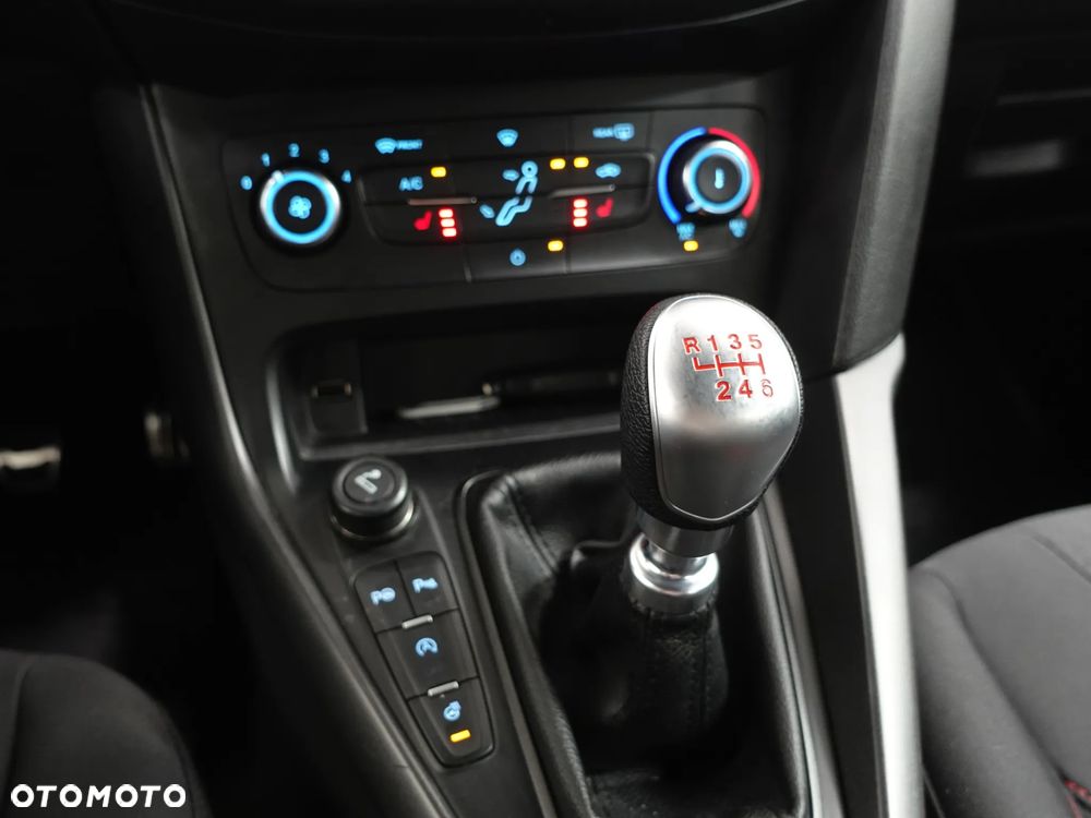 Ford Focus - 34