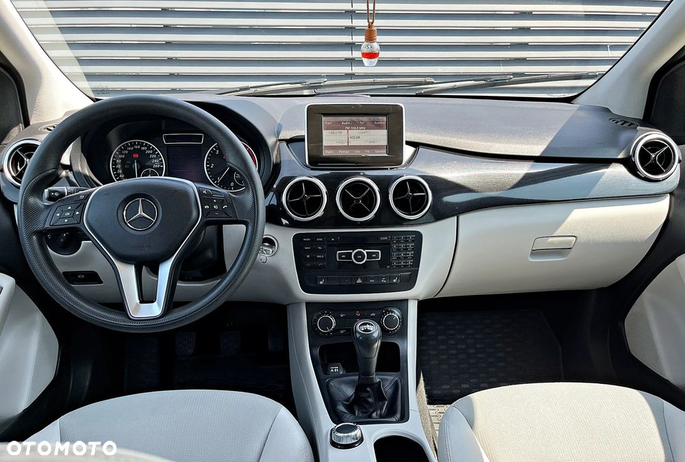 Mercedes-Benz Klasa B 180 d BlueEFFICIENCY Edition Style - 11