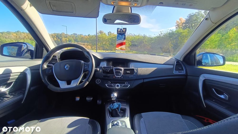 Renault Laguna 2.0 dCi FAP GT - 16