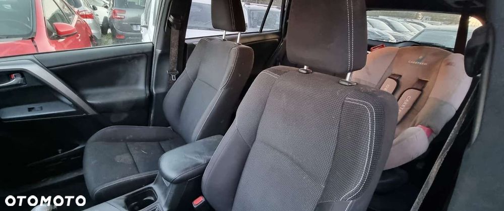 Toyota RAV4 - 8