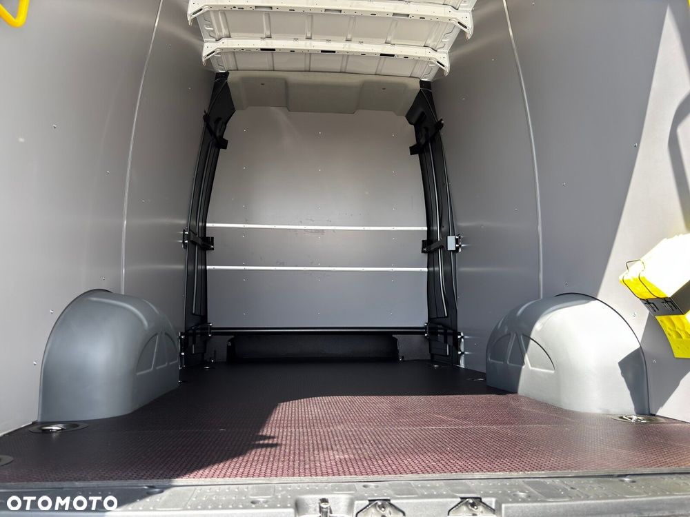 Volkswagen Crafter 2.0 TDI L4H3 4490 177 KM 7m 6bm - 19