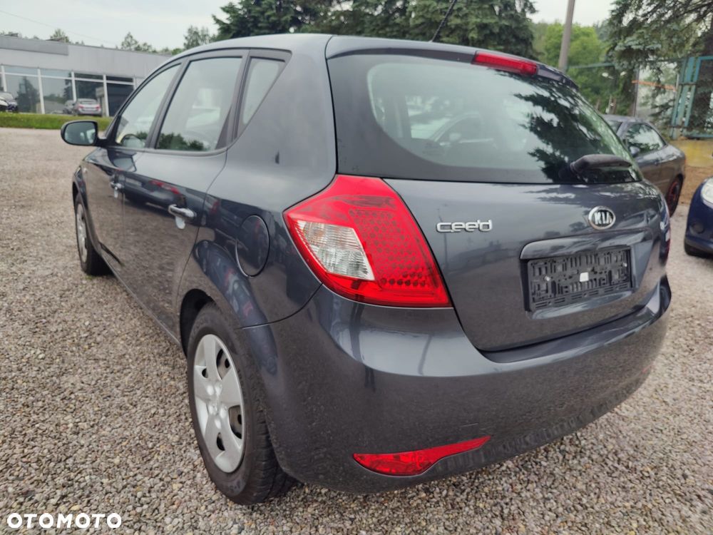 Kia Ceed - 18