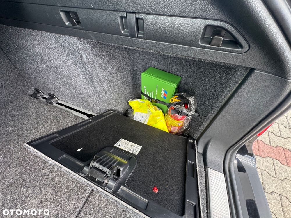 Skoda Superb 2.0 TDI Elegance DSG - 27