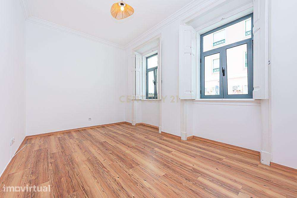 Apartamento T3 no Bairro Salgado com Jardim e Piscina Comum - Grande imagem: 4/27