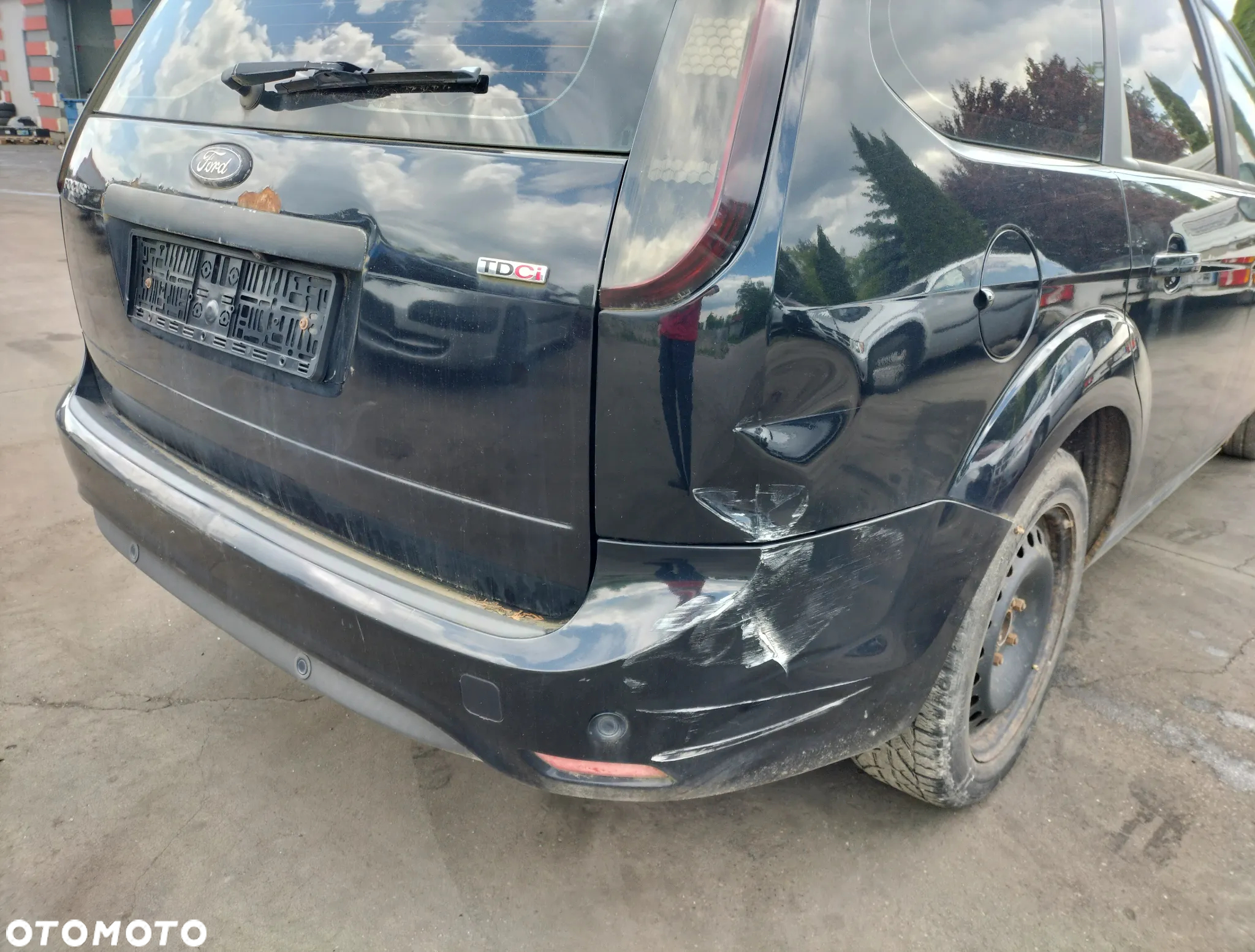 DRZWI PRAWE PRZÓD FORD FOCUS MK2 LIFT KOMBI KOD LAK. F3 - 17
