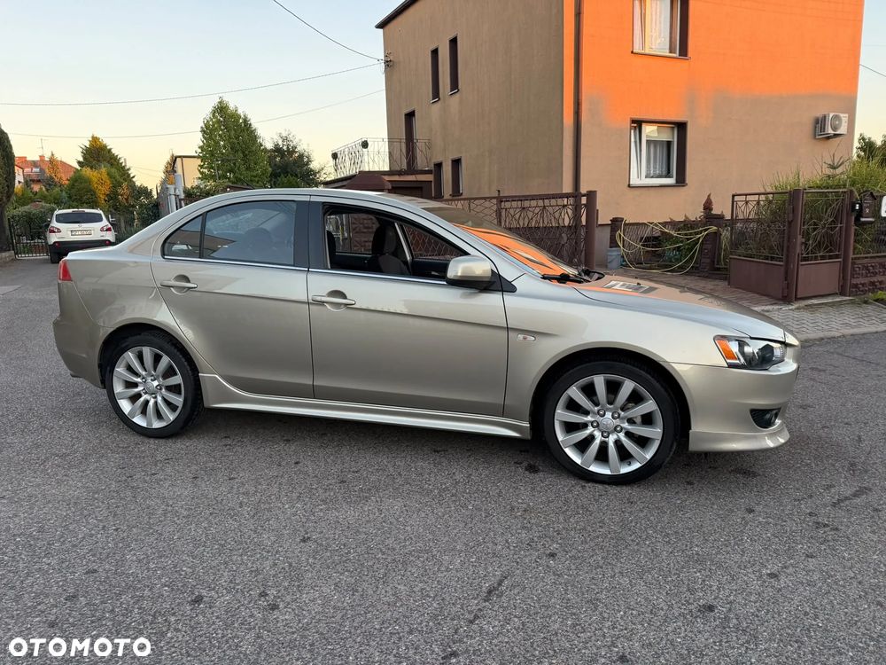 Mitsubishi Lancer 1.8 Intense - 4
