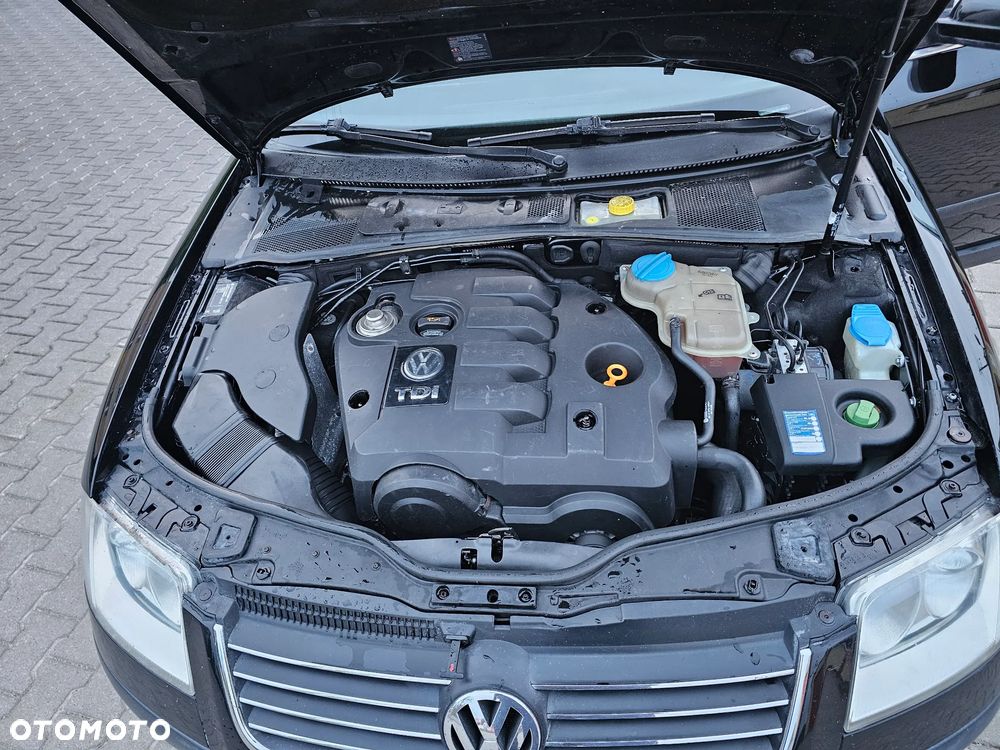 Volkswagen Passat 1.9 TDI Comfortline Family - 34