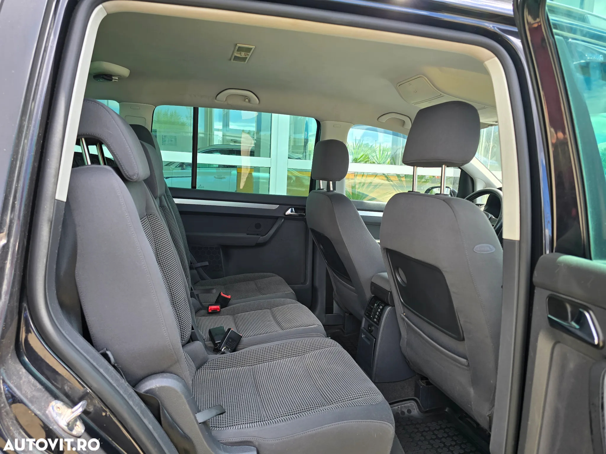 Volkswagen Touran 2.0 TDI DPF DSG Comfortline - 12