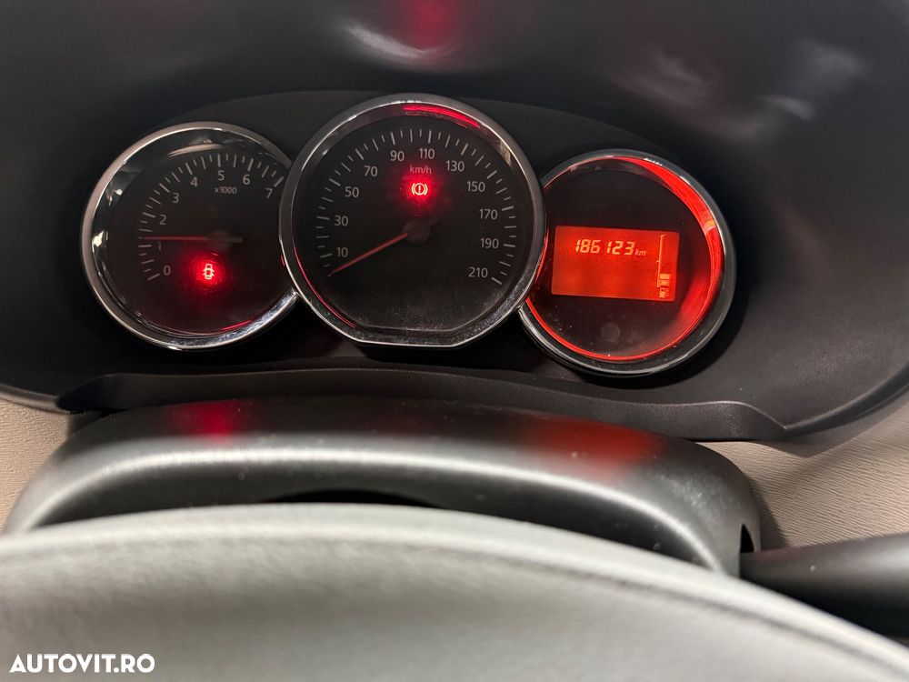 Dacia Lodgy 1.6 MPI 85 Laureate - 14