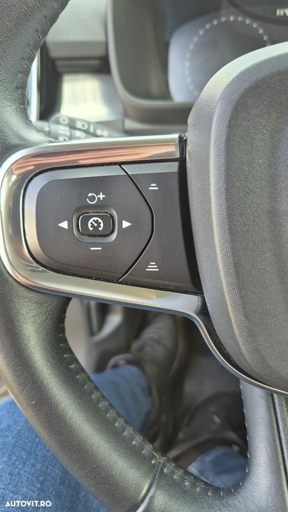 Volvo XC 40 D4 AWD Momentum Pro - 12