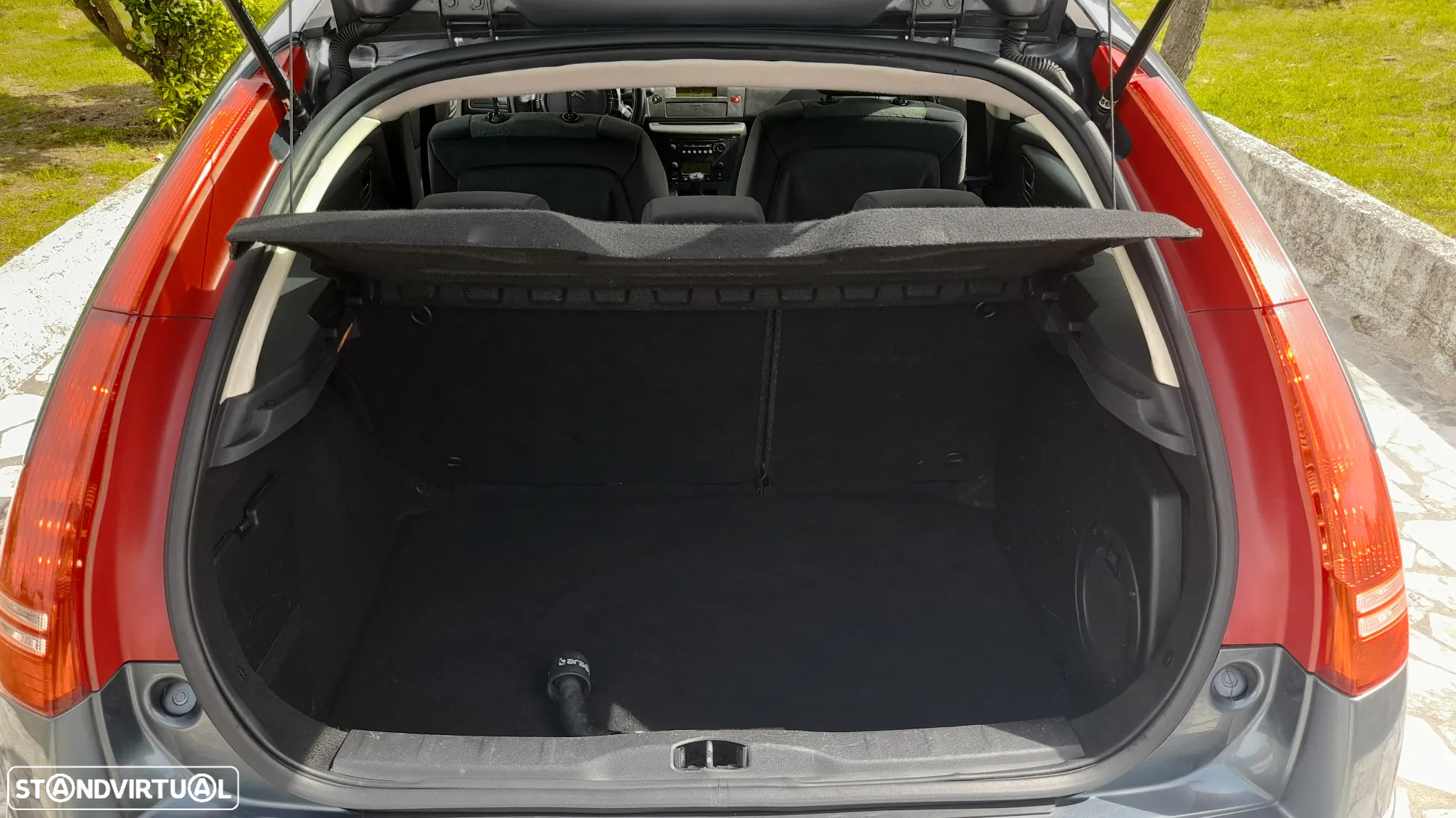 Citroën C4 1.6 HDi 110 Exclusive - 24