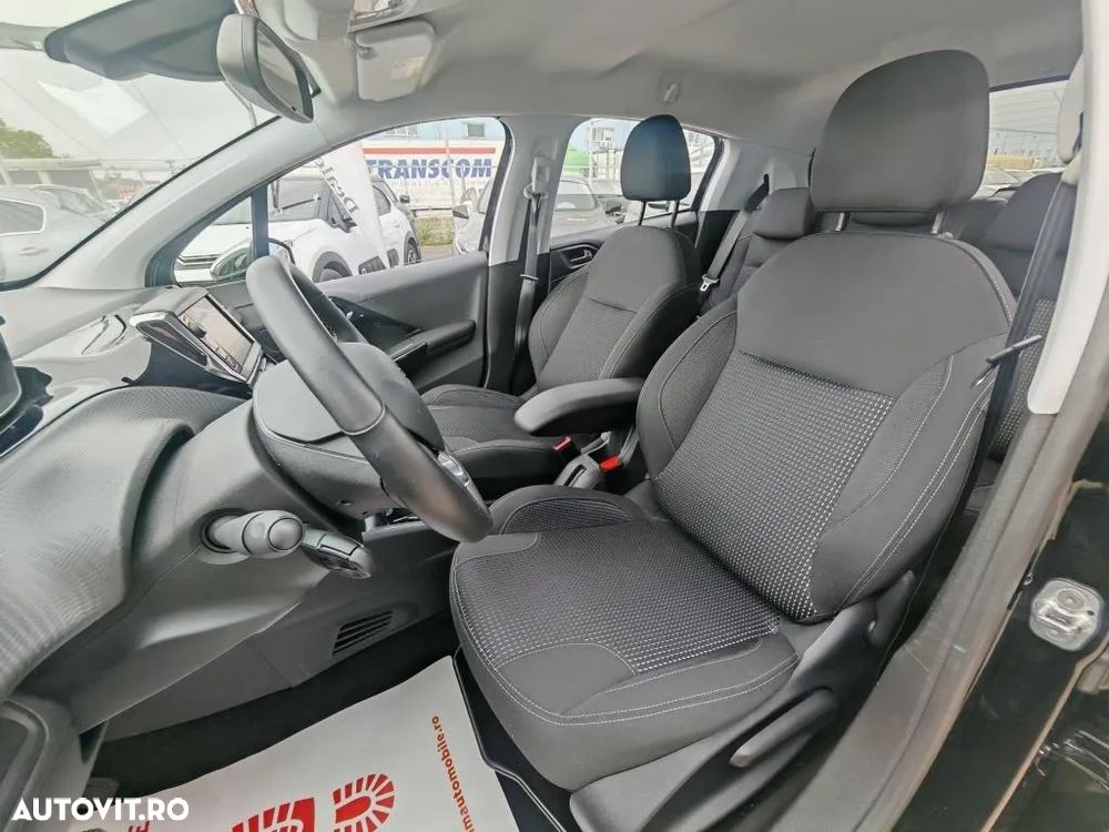 Peugeot 208 1.2 L PureTech Turbo Allure Aut. - 8