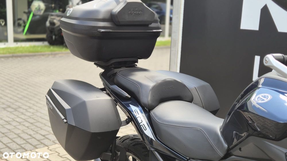 Benelli TRK 502 - 10