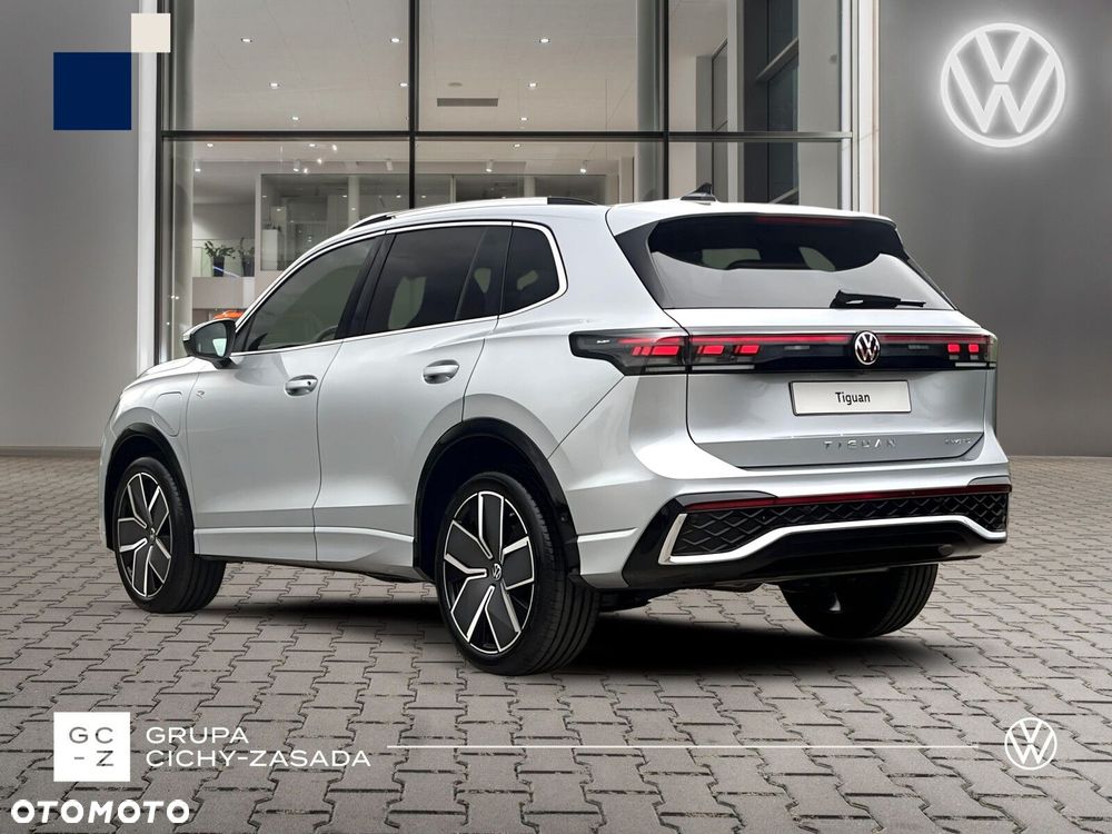 Volkswagen Tiguan - 4