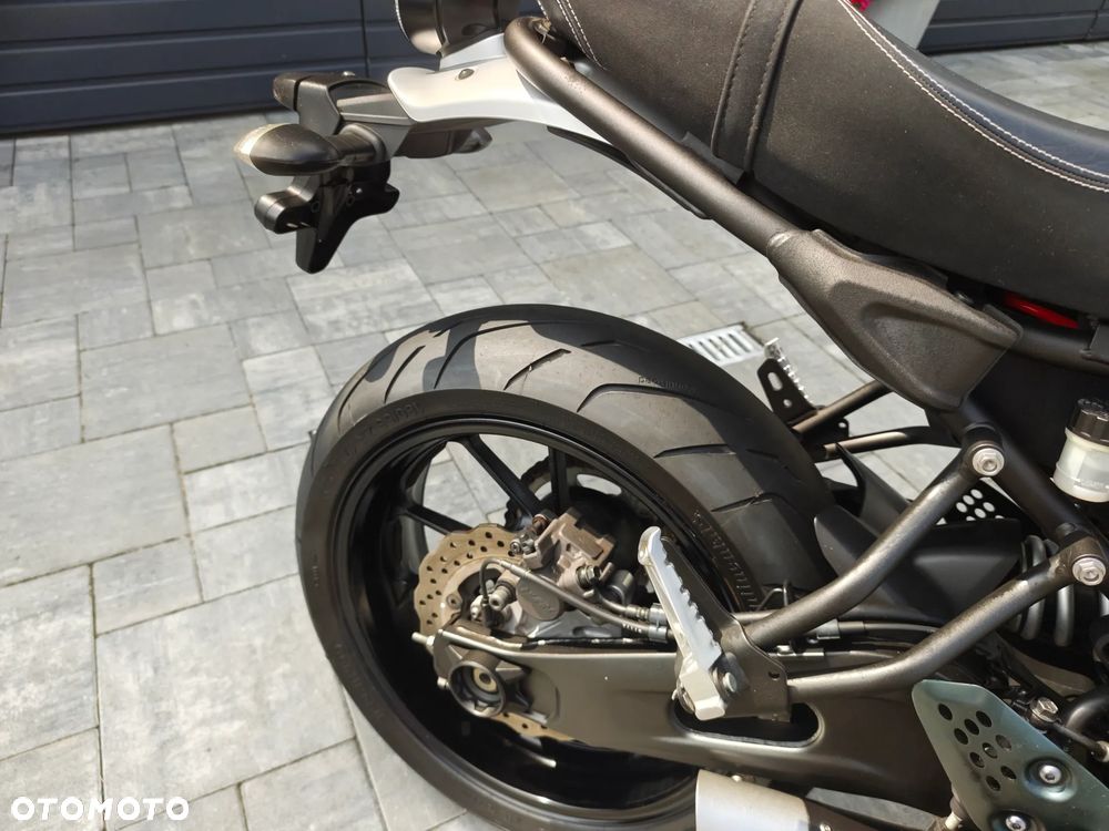 Yamaha XSR - 25