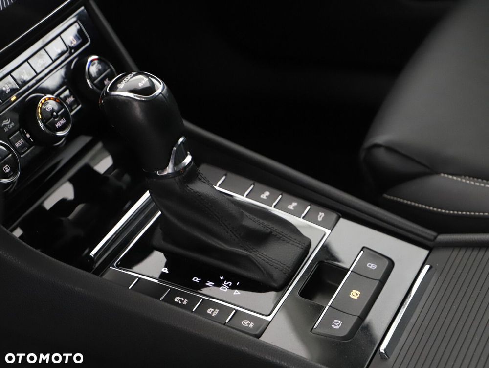 Skoda Superb 2.0 TSI 4x4 L&K DSG - 24