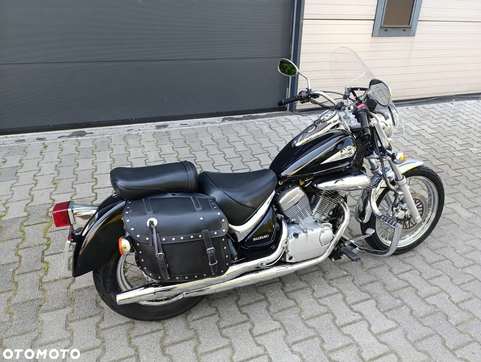 Suzuki Intruder - 8