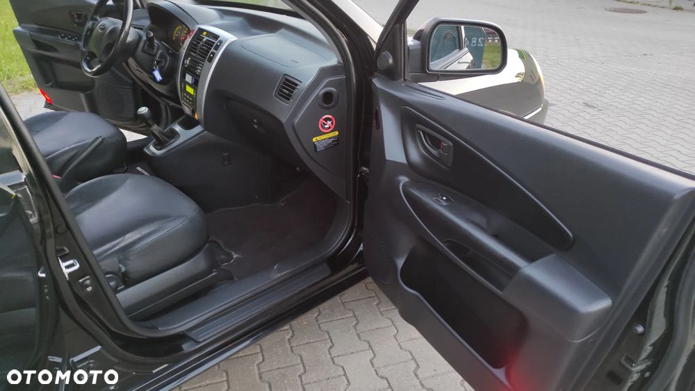 Hyundai Tucson 2.0 Comfort 2WD - 24