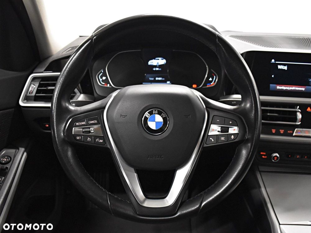 BMW Seria 3 318i Advantage - 17