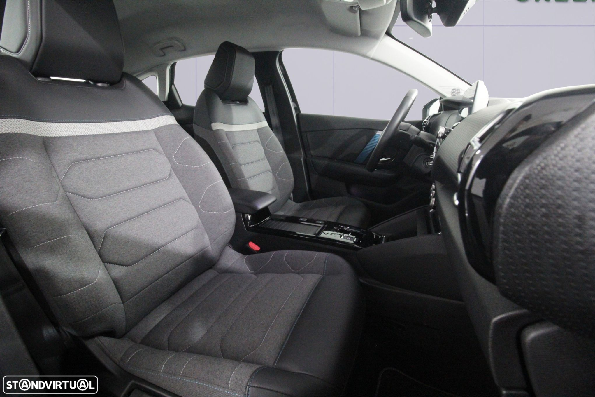 Citroën e-C4 50 kWh Plus - 11