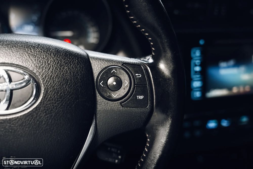 Toyota Auris 1.8 HSD Sport+Navi - 21