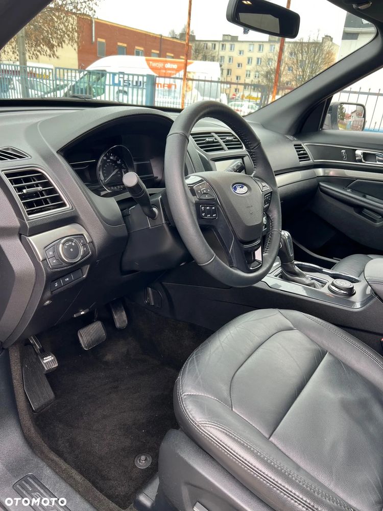 Ford Explorer EcoBoost Plug-in Hybrid ST-LINE - 15