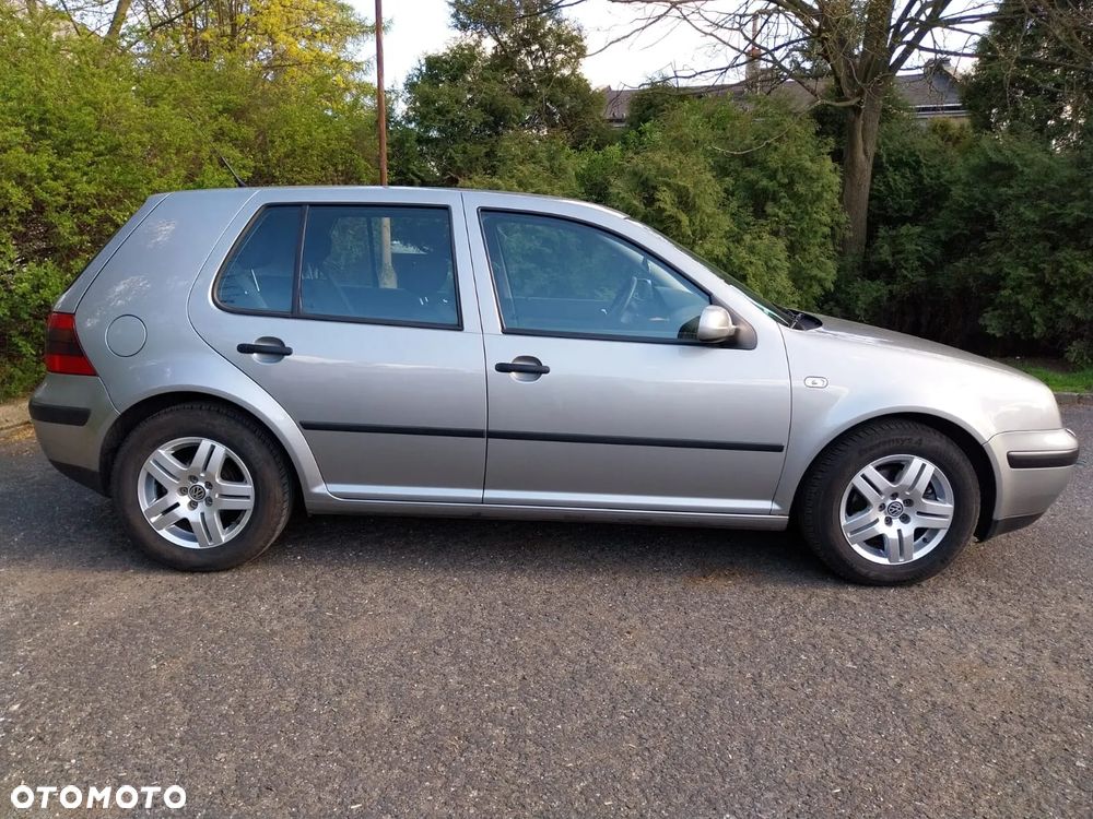 Volkswagen Golf 1.6 FSI Trendline - 3