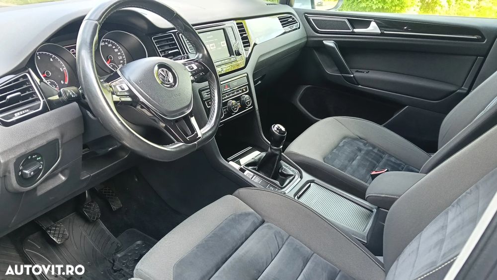 Volkswagen Golf 2.0 TDI SCR Highline - 9