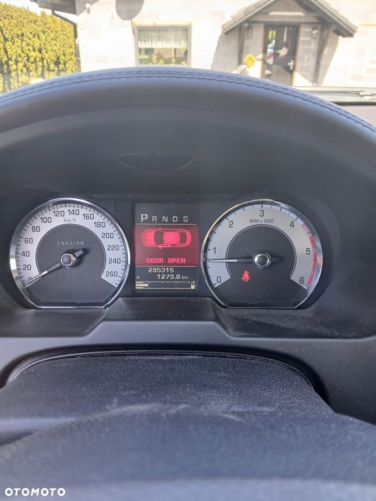 Jaguar XF 3.0 V6 D - 5