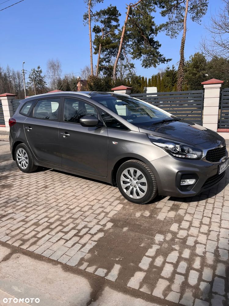 Kia Carens 1.6 GDI L - 1