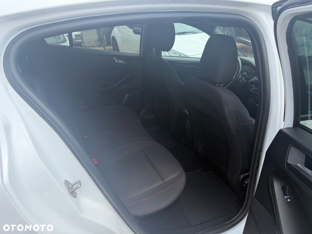 Ford Focus 1.5 EcoBlue ST-Line - 15
