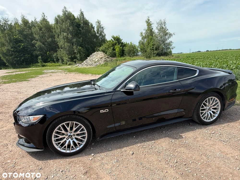Ford Mustang - 4