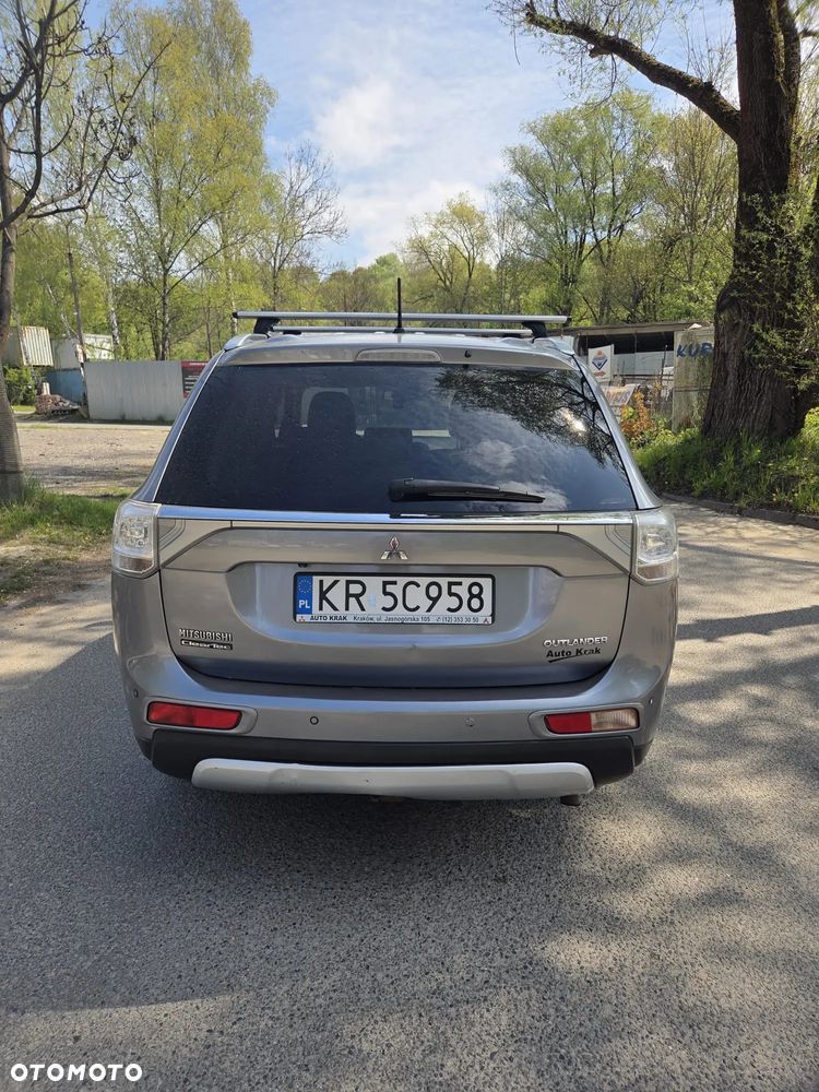 Mitsubishi Outlander 2.2 DID Intense + 4WD - 21