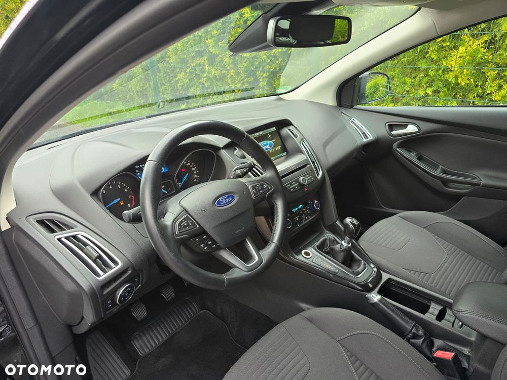 Ford Focus 1.0 EcoBoost Titanium - 24