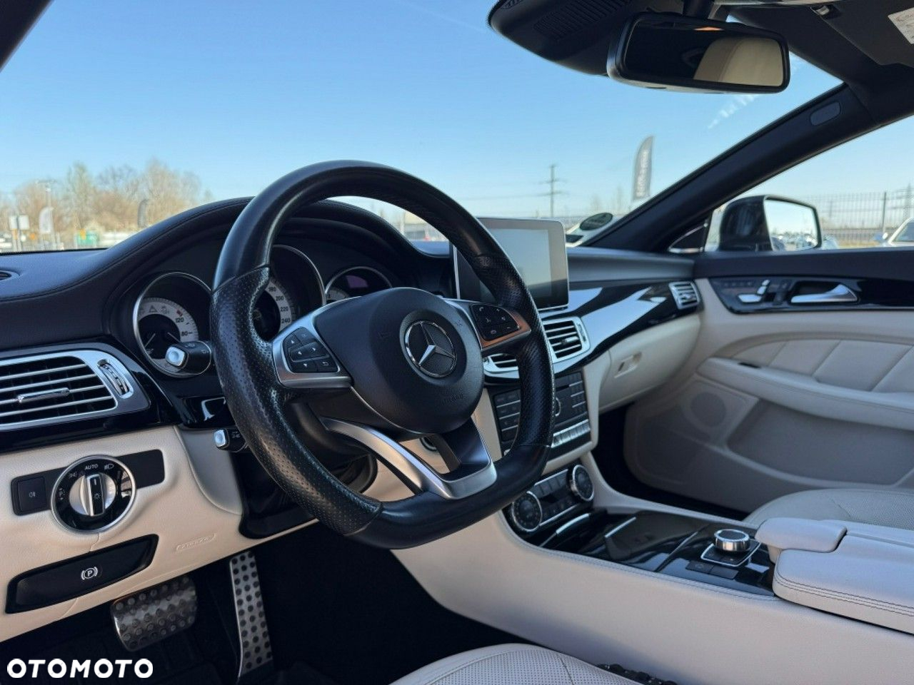 Mercedes-Benz CLS - 10