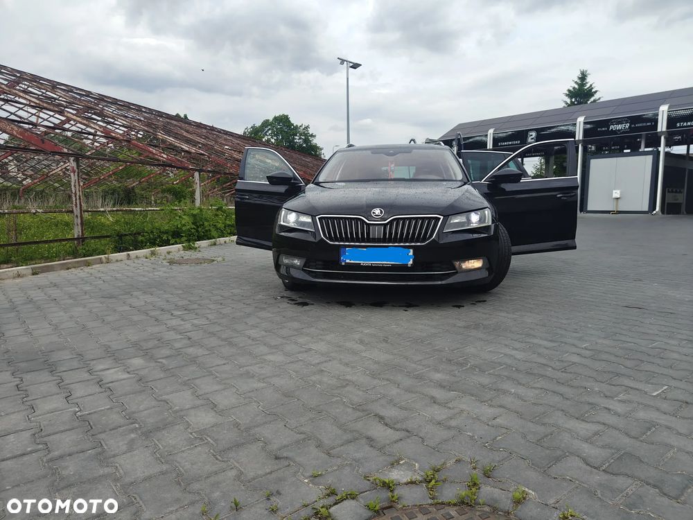 Skoda Superb 2.0 TDI Ambition DSG - 25