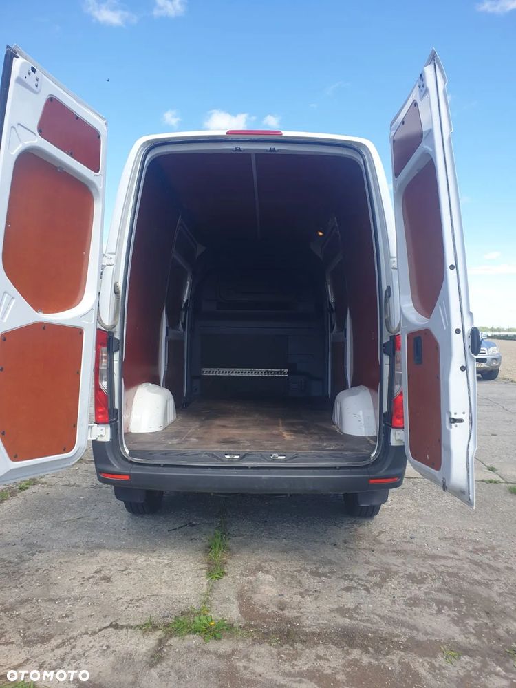 Mercedes-Benz Sprinter 319 - 5